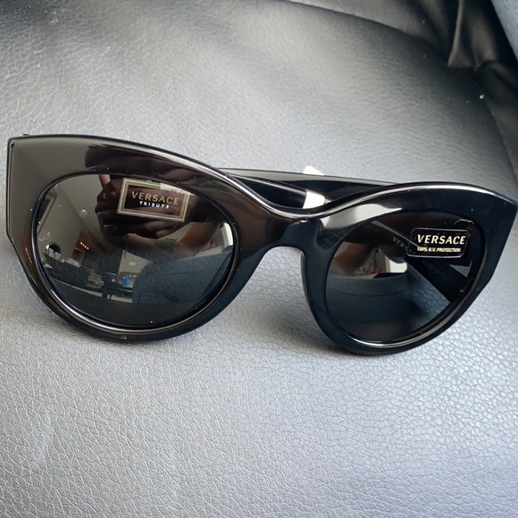 Authentic Versace women’s sunglasses - Picture 7 of 12